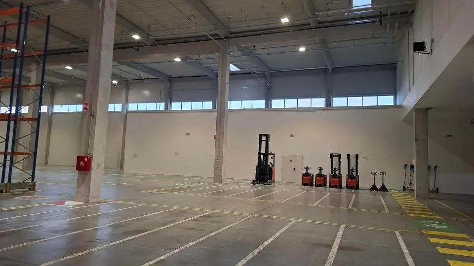 Rent, office space, 11000m², Šimanovci, Pećinci