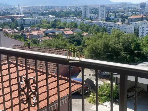 Rent, three bedroom apartment, 100m², Malo Brdo, Podgorica - image 11