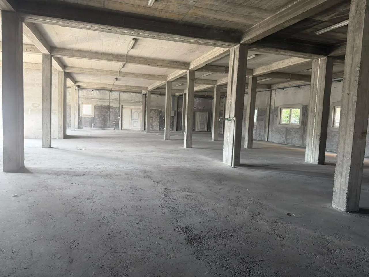 Rent, office space, 1500m², Zeta, Podgorica