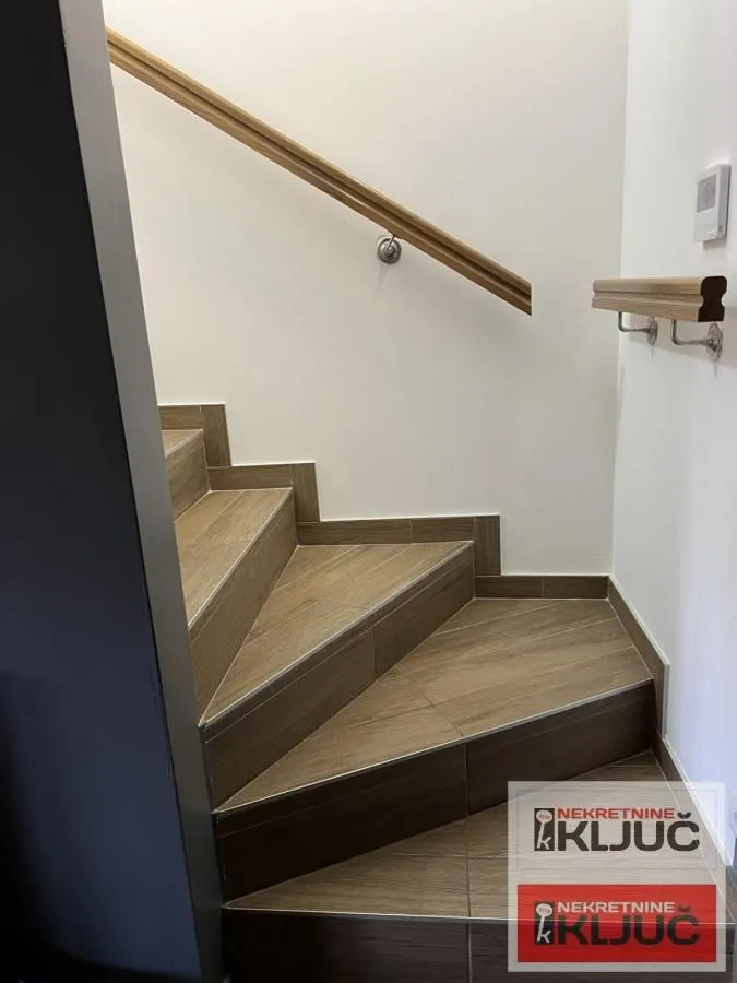 Prodaja, četvorosoban stan, 73m², Alibegovac, Petrovaradin
