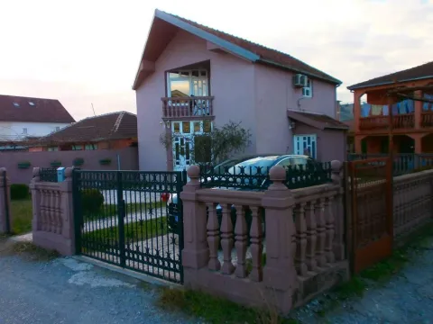 Izdavanje, kuća, 130m², Zabjelo, Podgorica - image 24