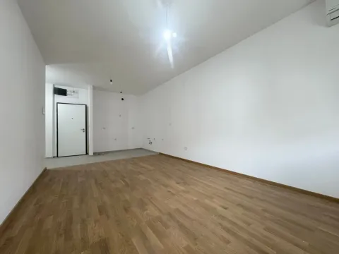 Prodaja, jednosoban stan, 46m², Stari Aerodrom, Podgorica - image 5