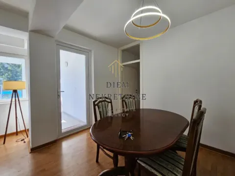 Izdavanje, trosoban stan, 110m², Centar, Bar - image 4