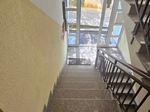 Izdavanje, jednosoban stan, 38m², Pod Goricom, Podgorica - image 15