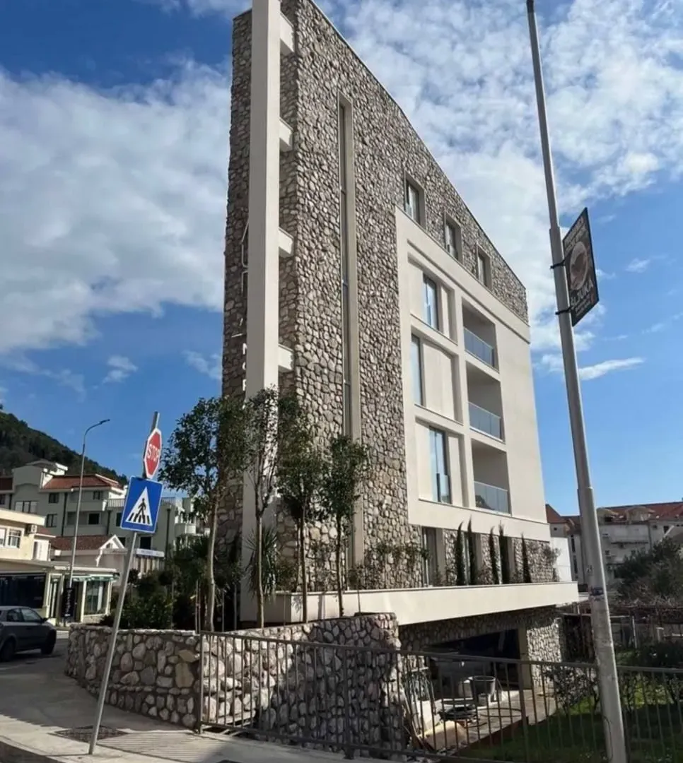 Prodaja, dvosoban stan, 91m², Centar, Budva
