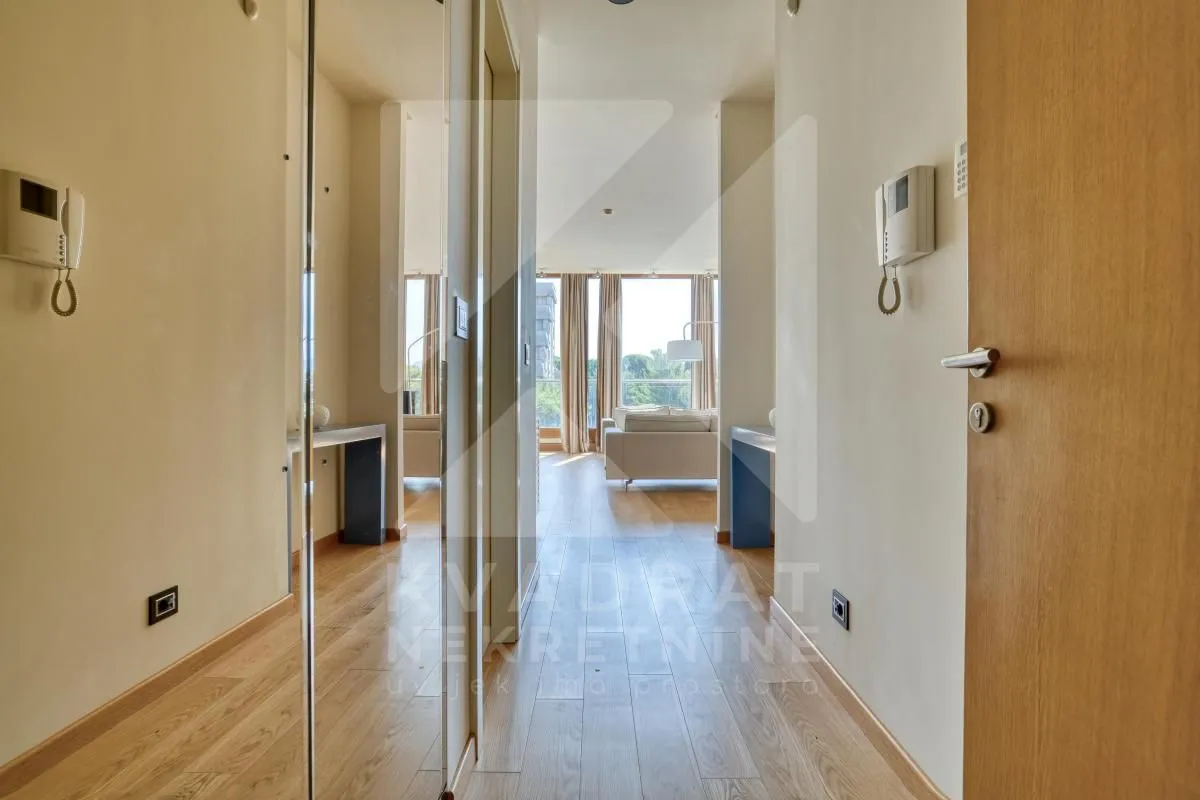 Izdavanje, dvosoban stan, 120m², Kruševac, Podgorica