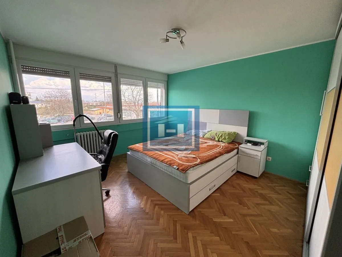 Prodaja, trosoban stan, 73m², Centar, Jagodina