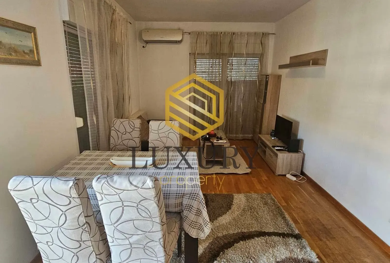 Izdavanje, jednosoban stan, 54m², City Kvart, Podgorica