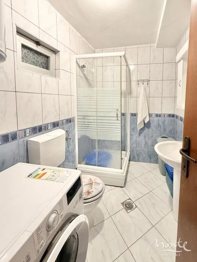 Prodaja, jednosoban stan, 69m², Muo, Kotor