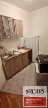 Izdavanje, dvosoban stan, 45m², Bulevar Oslobodjenja, Novi Sad Sve Podlokacije - image 3