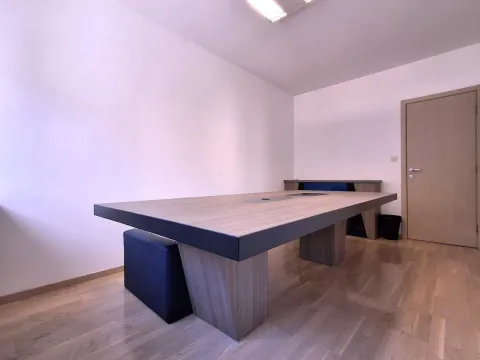 Izdavanje, poslovni prostor, 75m², City Kvart, Podgorica - image 10