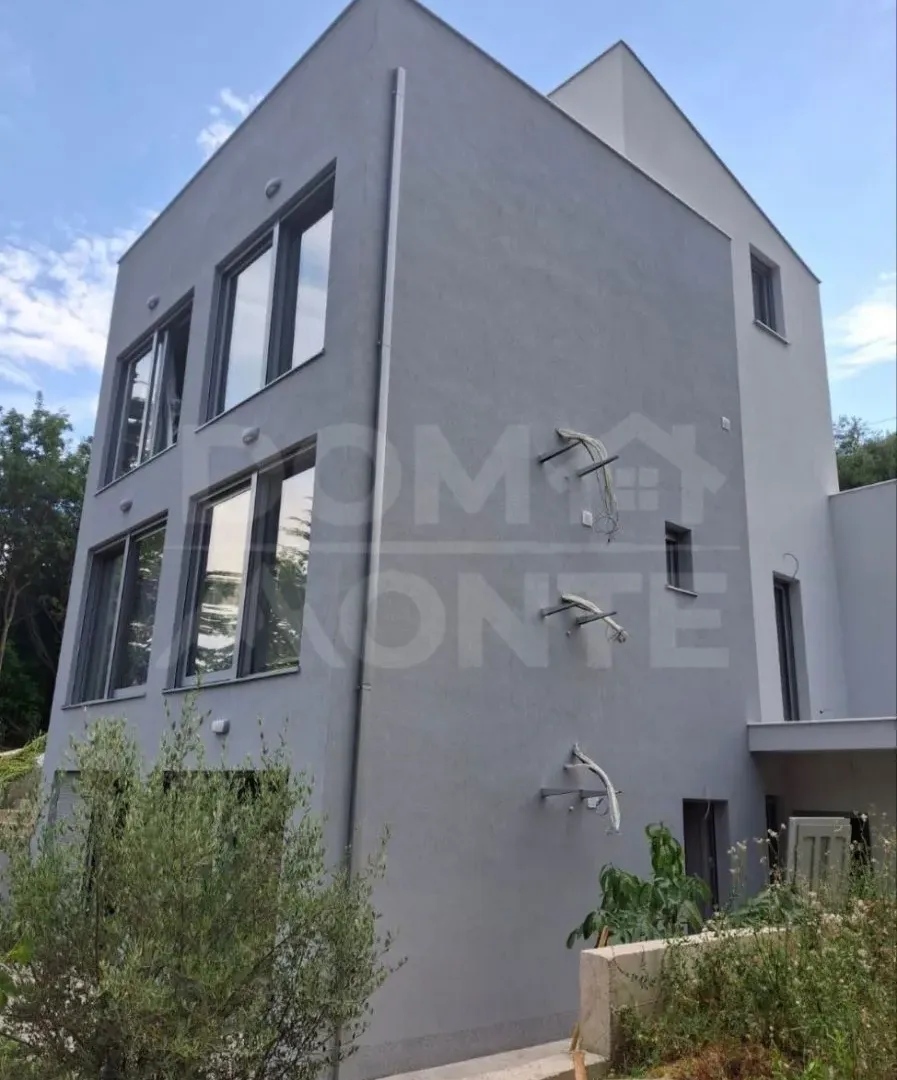 Prodaja, dvosoban stan, 81m², Radovići, Tivat
