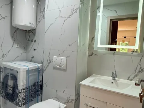 Sale, one bedroom apartment, 46m², Bečići, Budva - image 8