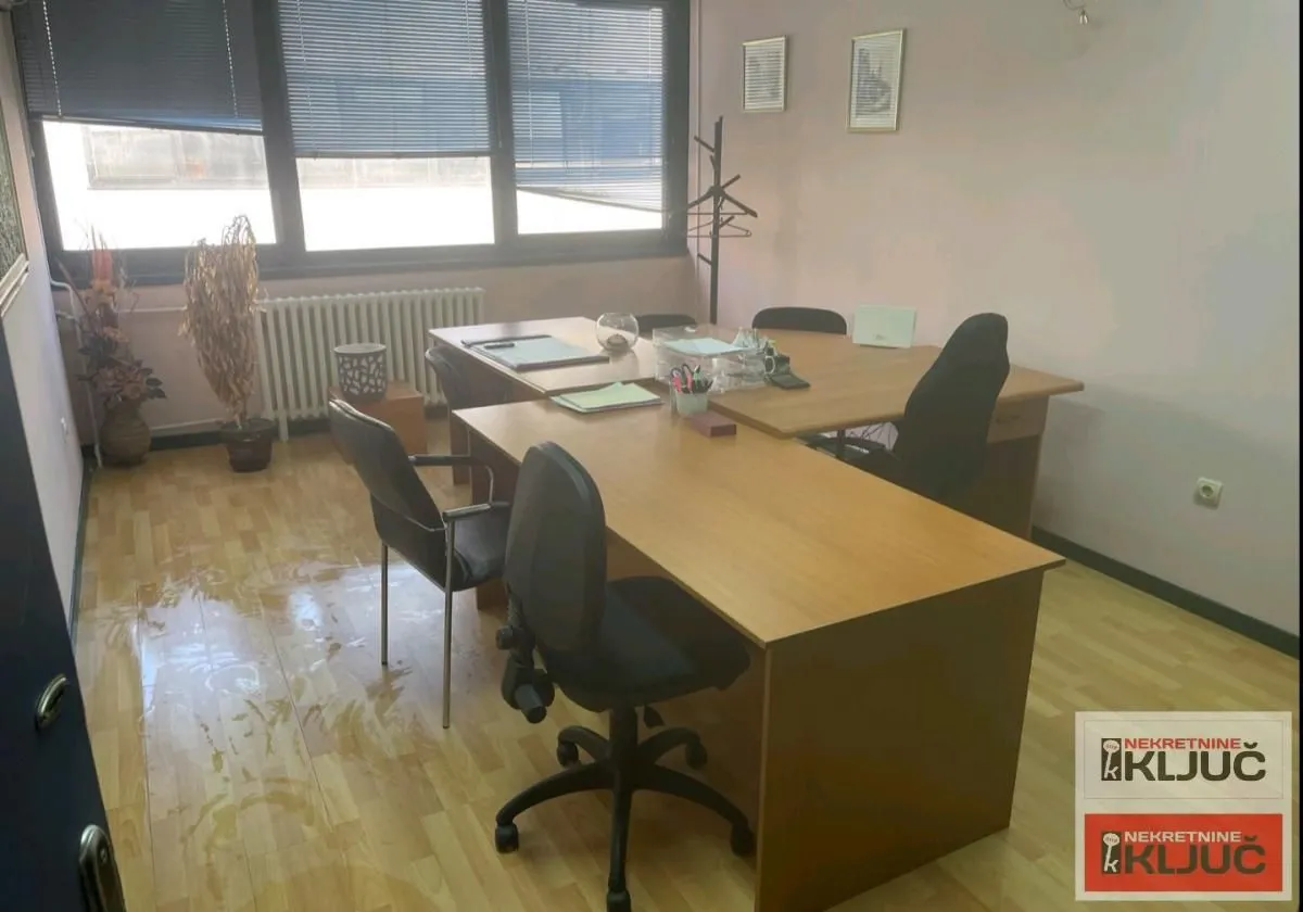 Izdavanje, poslovni prostor, 30m², Sajmište, Novi Sad