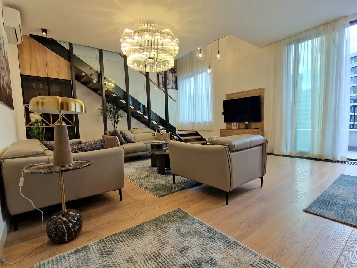 Prodaja, četvorosoban stan, 138m², Beograd Na Vodi, Beograd