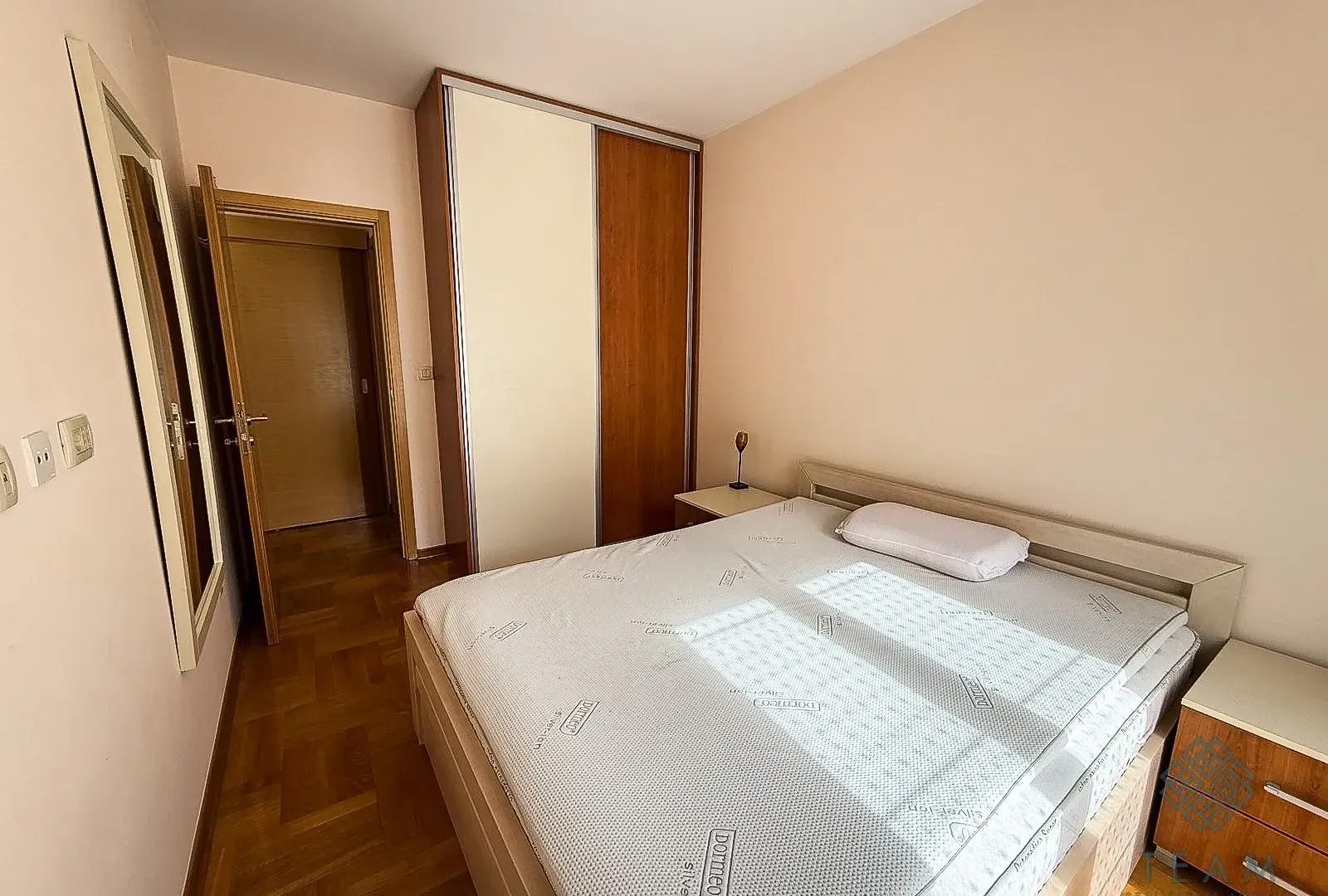 Izdavanje, dvosoban stan, 65m², Blok 6, Podgorica