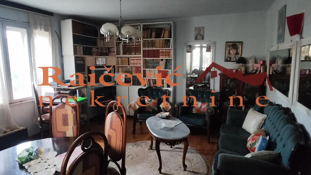 Prodaja, kuća, 221m², Voždovac Sve Podlokacije, Beograd