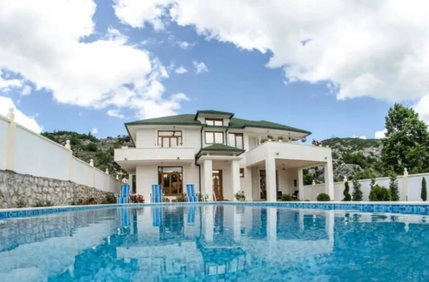  House for Short Term Rental, 485m2, Centar, Cetinje