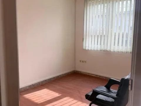 Izdavanje, poslovni prostor, 90m², Savski Venac, Beograd - image 5