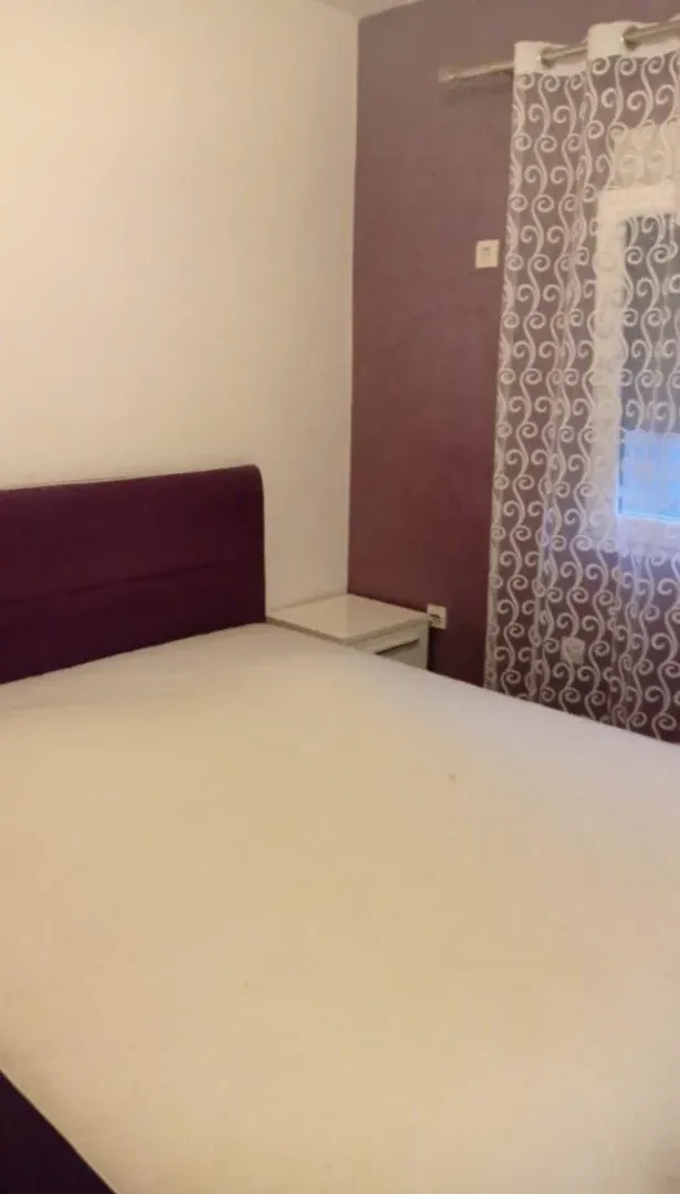 Izdavanje, kuća, 85m², Polje, Bar