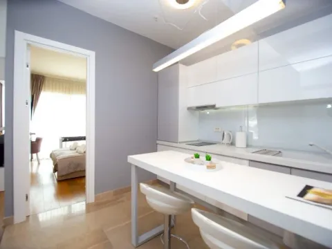 Izdavanje, jednosoban stan, 45m², Tre Canne, Budva - image 5