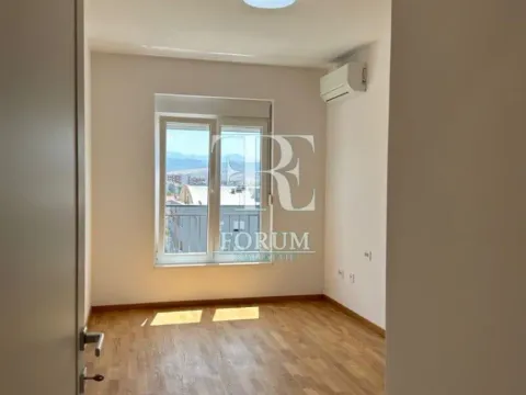 Izdavanje, dvosoban stan, 65m², Stari Aerodrom, Podgorica - image 8