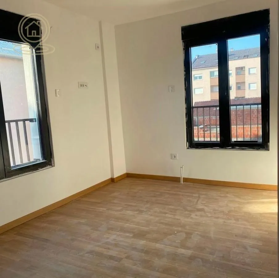 Prodaja, četvorosoban stan, 79m², Medijana, Niš