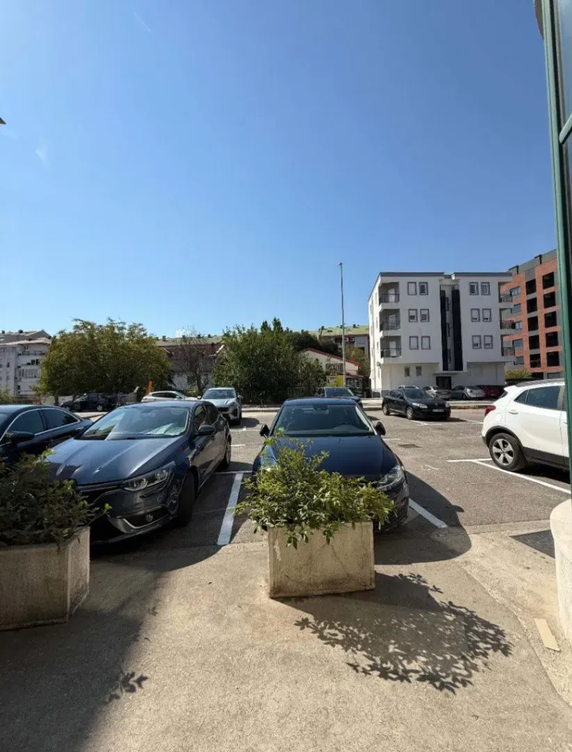 Izdavanje, poslovni prostor, 18m², Vezirov Most, Podgorica
