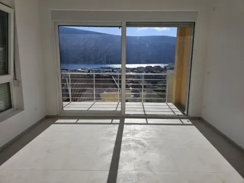 Prodaja, dvosoban stan, 70m², Đenovići, Herceg Novi - image 1