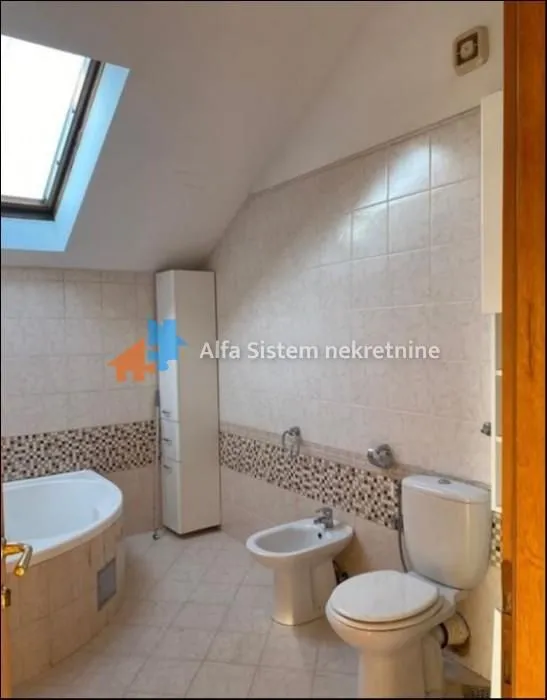 Rent, four bedroom apartment, 250m², Savski Venac, Beograd