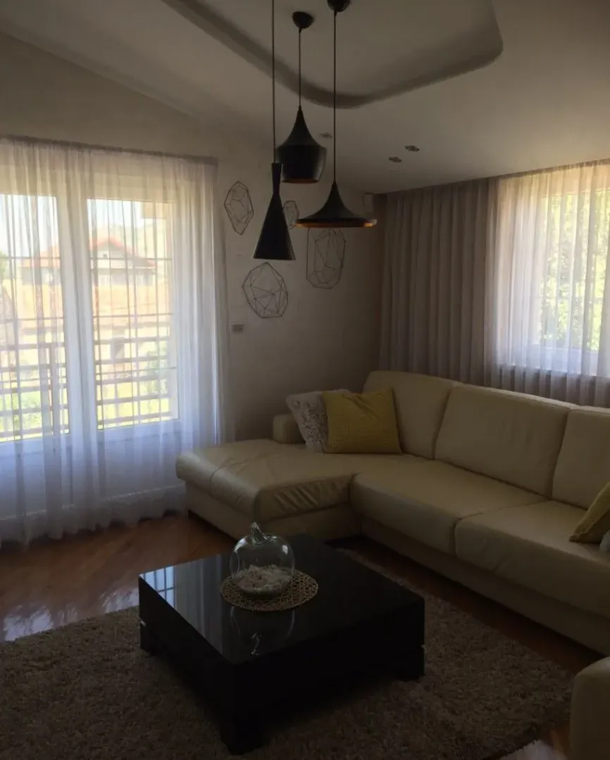Rent, house, 320m², Gornja Gorica, Podgorica