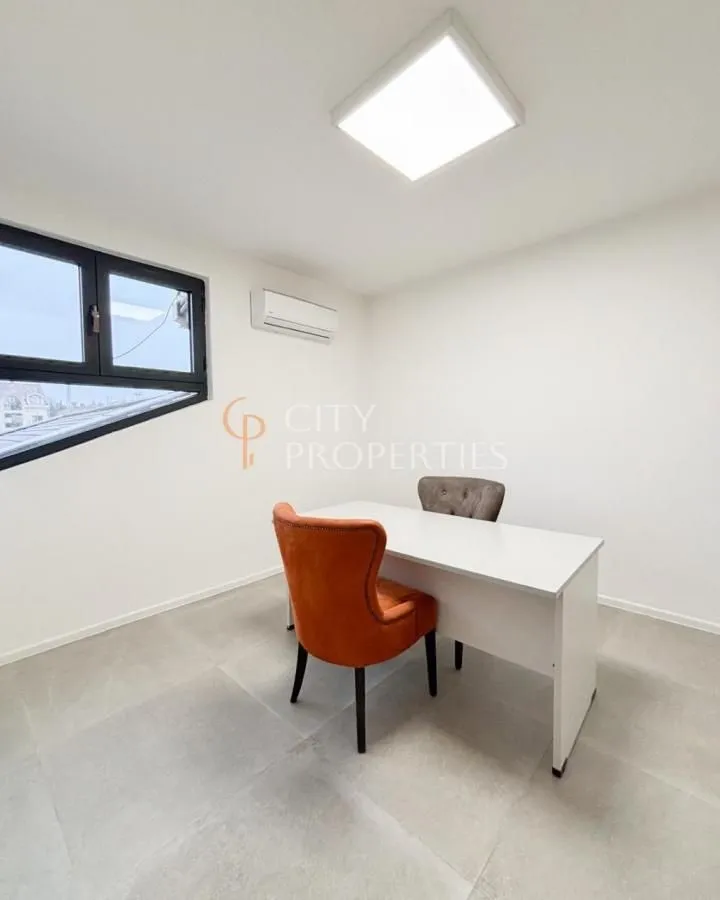 Izdavanje, poslovni prostor, 120m², Centar, Podgorica