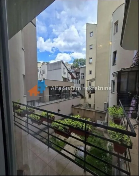 Izdavanje, trosoban stan, 86m², Kalenić Pijaca, Vračar Sve Podlokacije