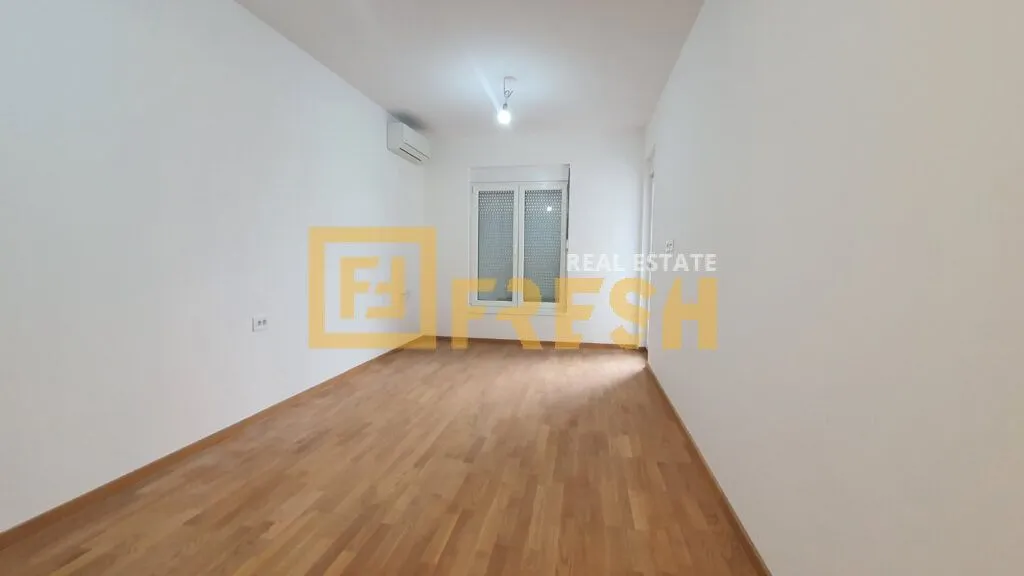 Prodaja, trosoban stan, 104m², Stari Aerodrom, Podgorica
