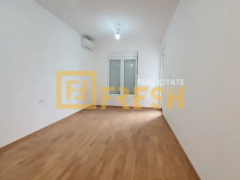 Prodaja, trosoban stan, 105m², Stari Aerodrom, Podgorica - image 7