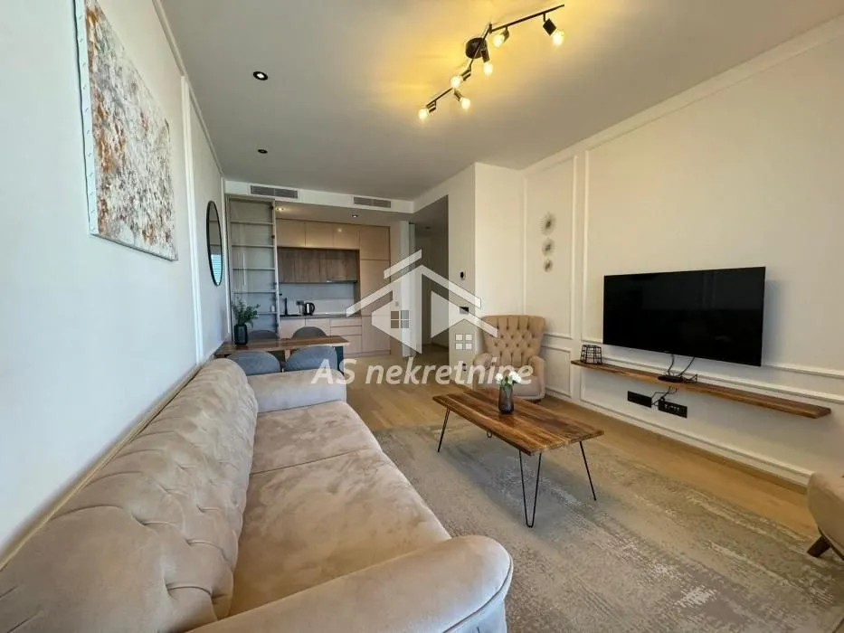 Izdavanje, trosoban stan, 69m², Stari Grad, Beograd