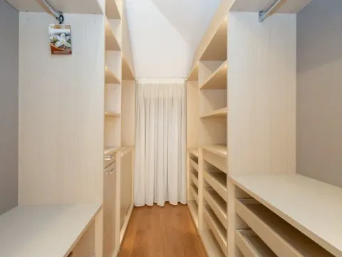 Izdavanje, kuća, 500m², Zabjelo, Podgorica - image 24