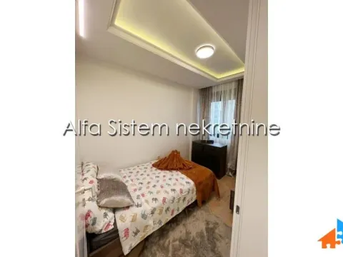 Rent, three bedroom apartment, 80m², Neimar, Vračar Sve Podlokacije - image 15