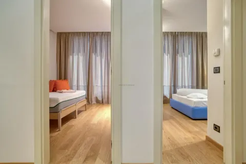 Izdavanje, dvosoban stan, 120m², Kod Capital Plaze, Podgorica - image 15