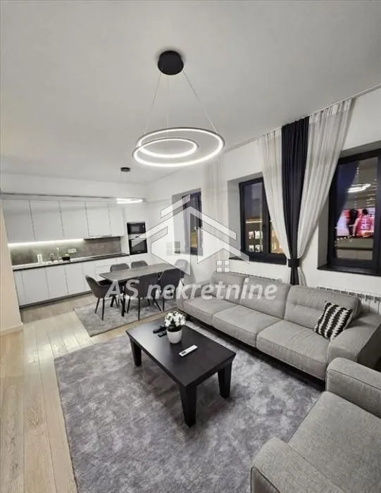 Izdavanje, četvorosoban stan, 111m², Savski Venac, Beograd