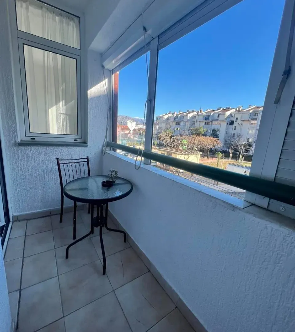 Izdavanje, jednosoban stan, 35m², Stari Aerodrom, Podgorica
