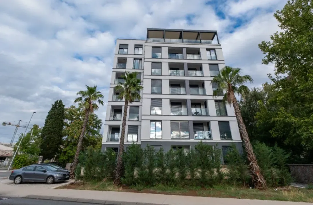 Izdavanje, trosoban stan, 110m², Zagorič, Podgorica