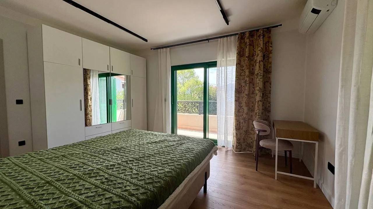 Izdavanje, dvosoban stan, 100m², Donja Lastva, Tivat