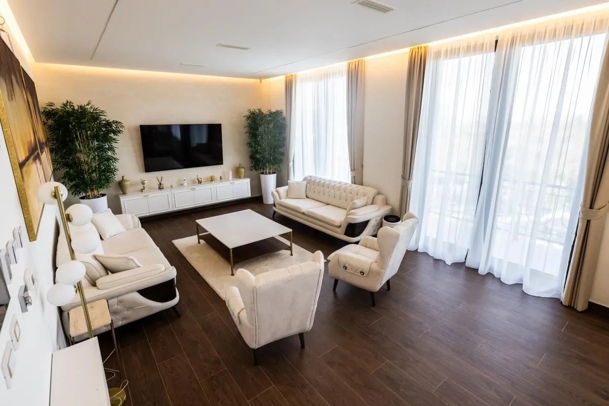 Izdavanje, stan, 131m², Sremska Kamenica, Petrovaradin