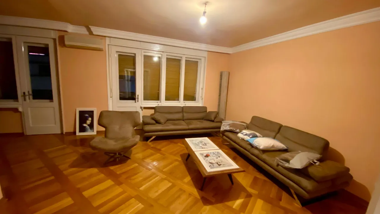 Izdavanje, dvosoban stan, 97m², Centar, Podgorica