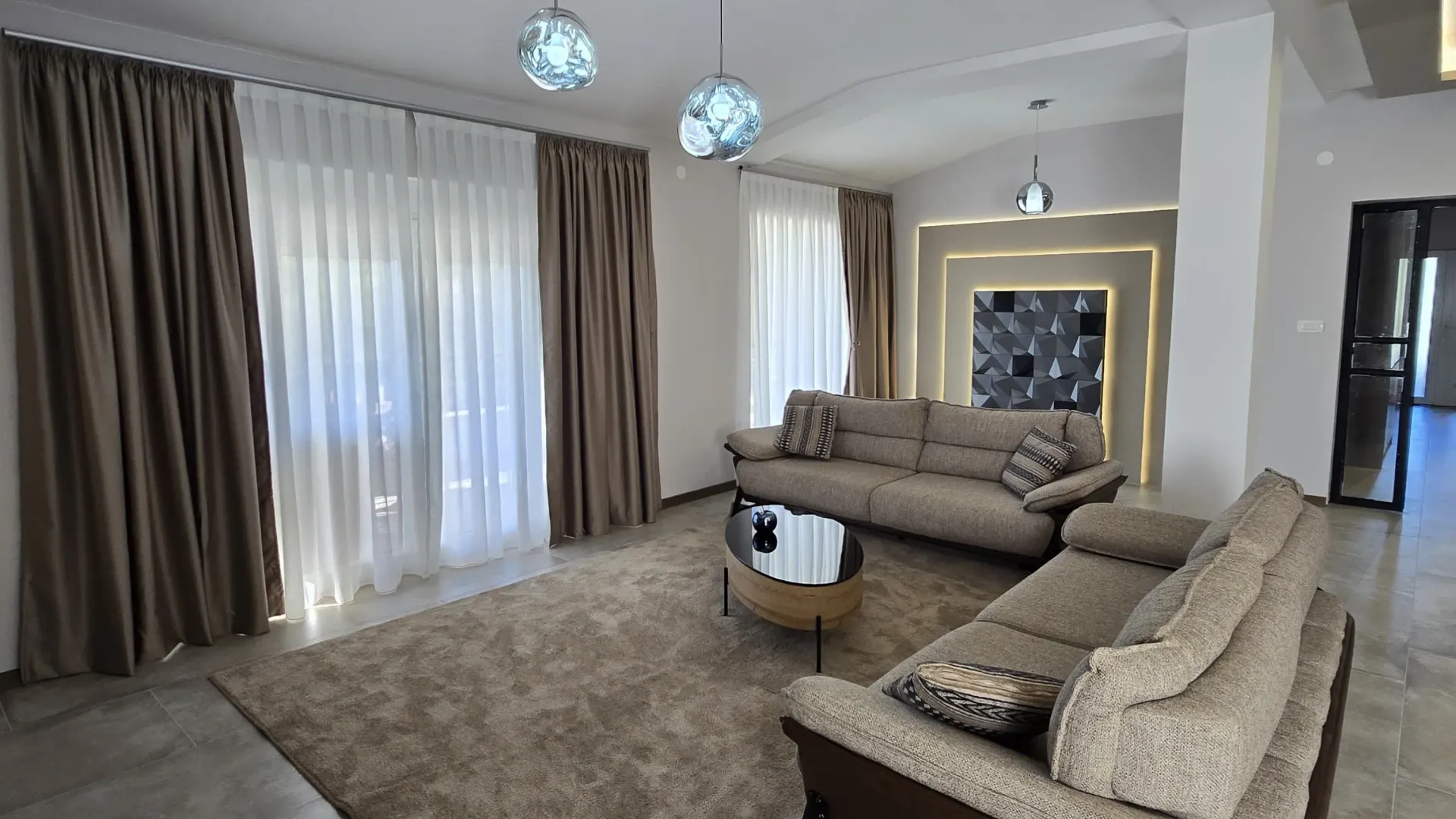 Rent, three bedroom apartment, 180m², Tološi, Podgorica