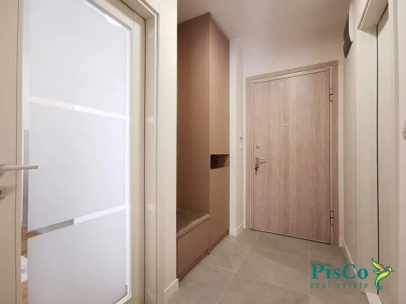 Izdavanje, jednosoban stan, 47m², Central Point, Podgorica