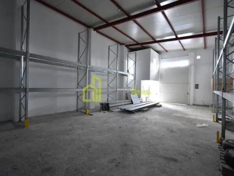 Izdavanje, poslovni prostor, 917m², Zeta, Podgorica - image 10