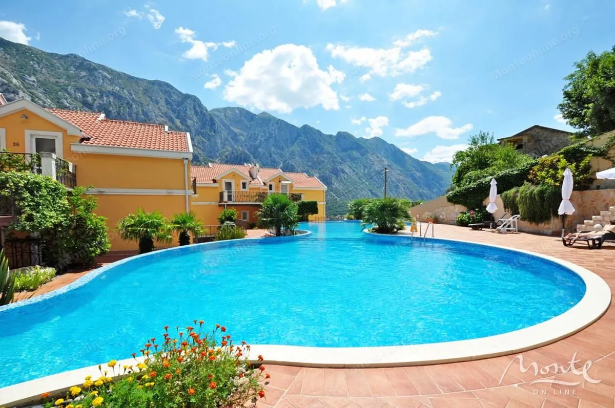 Prodaja, jednosoban stan, 63m², Orahovac, Kotor
