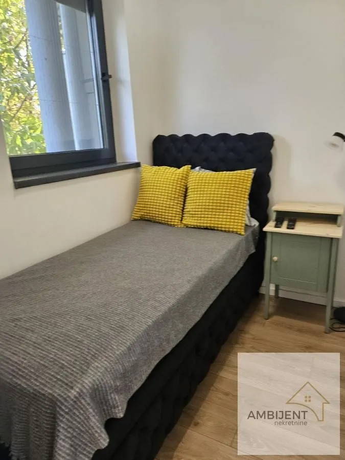 Izdavanje, jednosoban stan, 32m², Stari Grad, Beograd